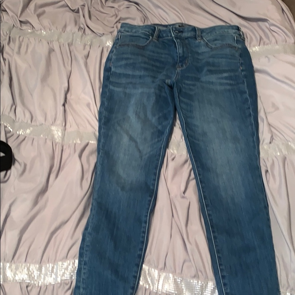 American Eagle medium wash jeans
